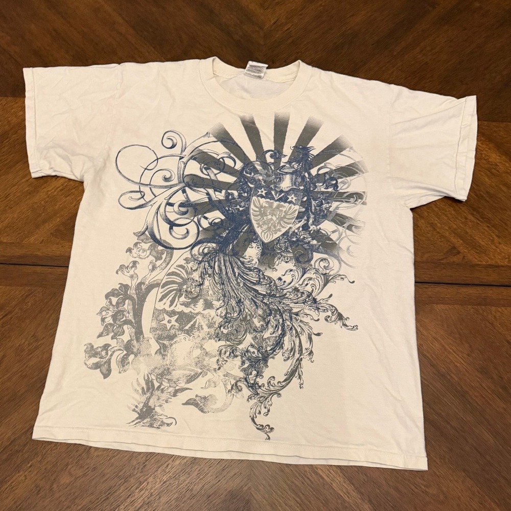Fruit of the Loom Mens Graphic T-Shirt White Blue Crest Scrollwork Large L - Picture 1 of 5